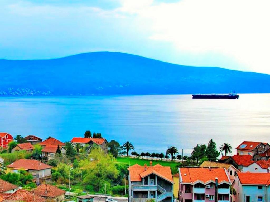 Villa Lastva Apartments Tivat Eksteriør billede