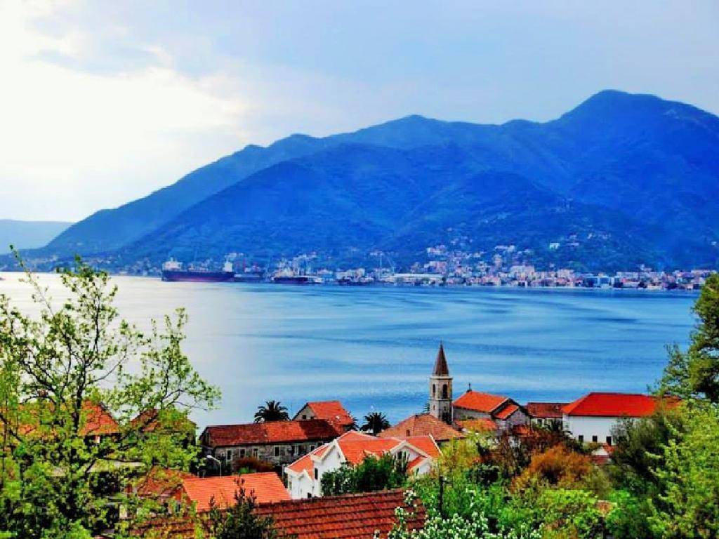 Villa Lastva Apartments Tivat Eksteriør billede