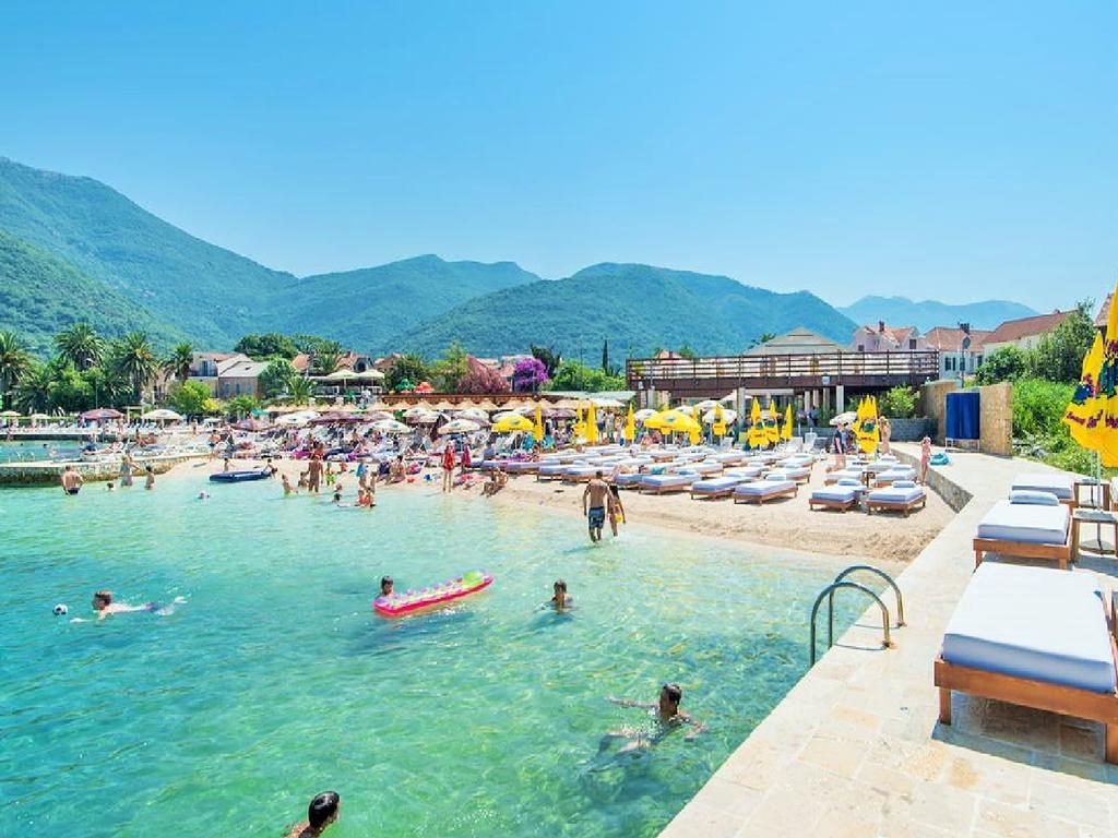 Villa Lastva Apartments Tivat Eksteriør billede