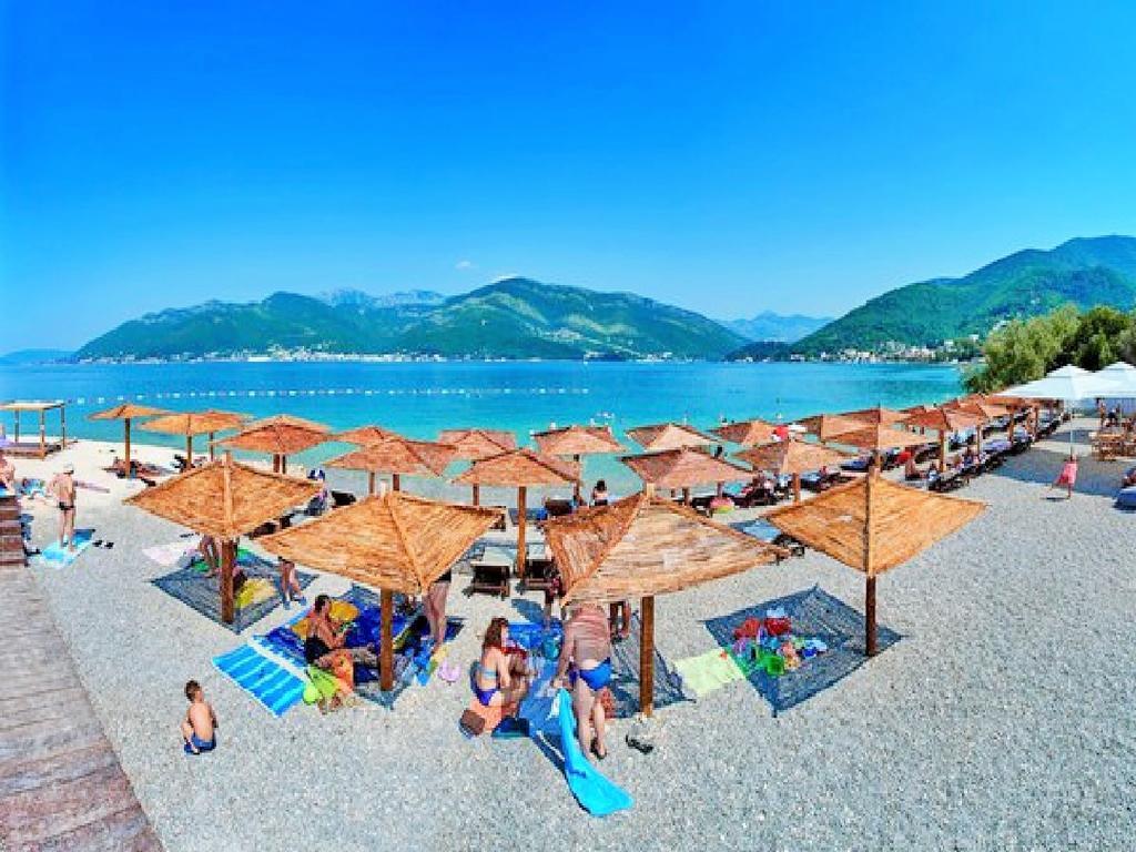 Villa Lastva Apartments Tivat Eksteriør billede
