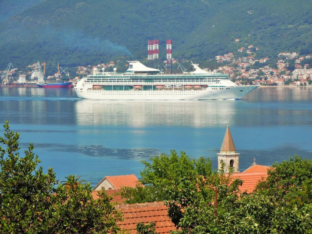 Villa Lastva Apartments Tivat Eksteriør billede