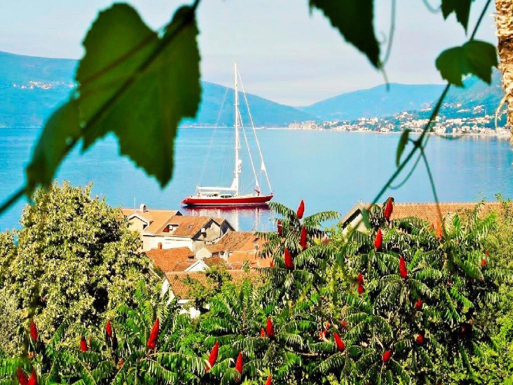 Villa Lastva Apartments Tivat Eksteriør billede