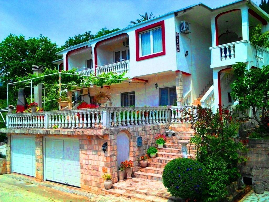 Villa Lastva Apartments Tivat Eksteriør billede
