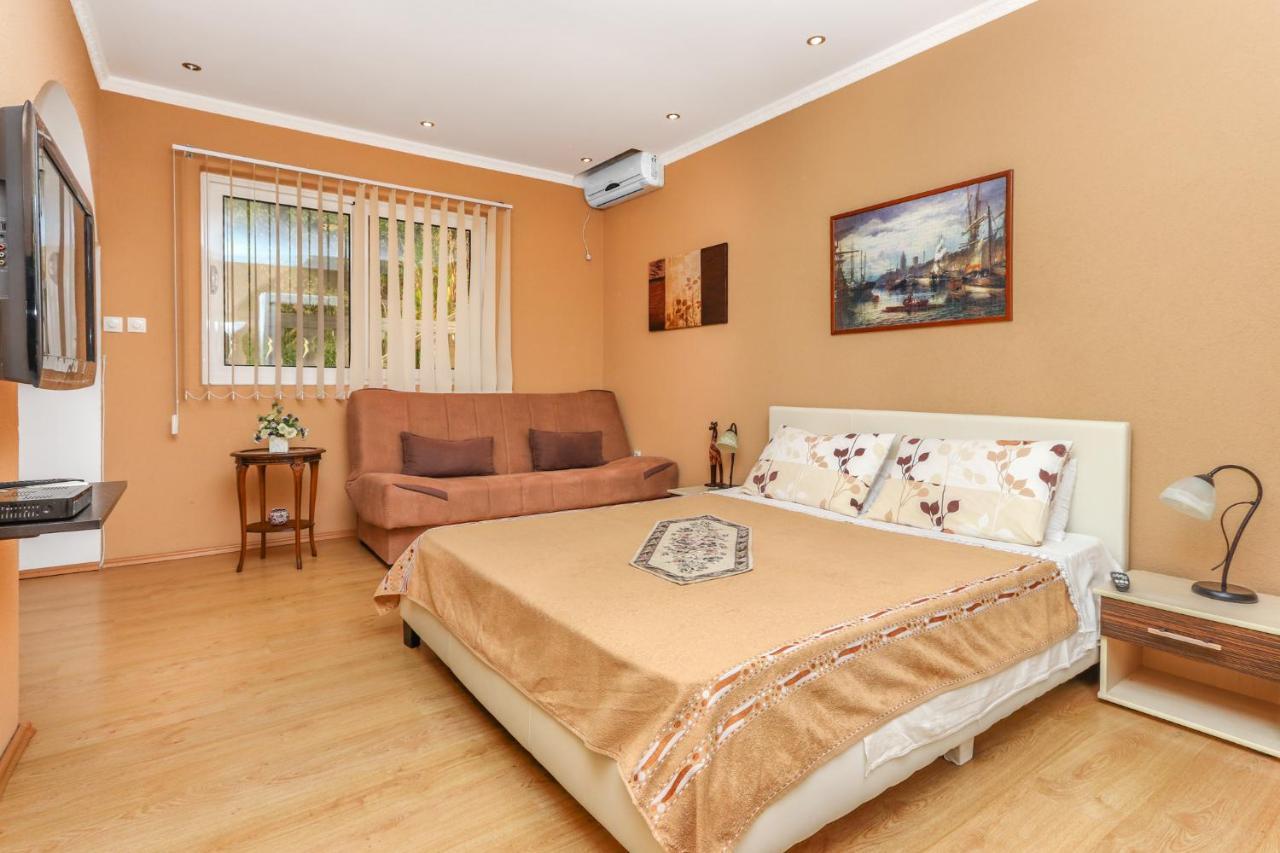 Villa Lastva Apartments Tivat Eksteriør billede