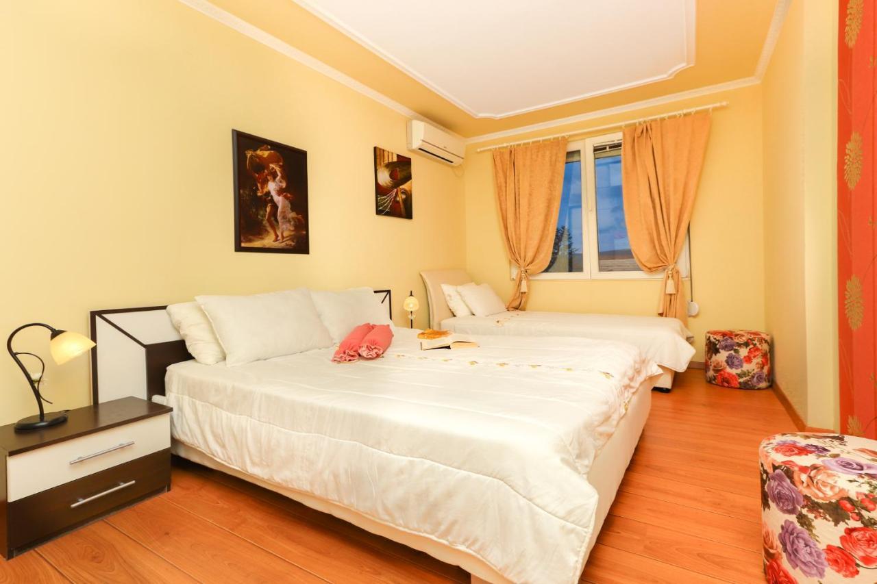 Villa Lastva Apartments Tivat Eksteriør billede