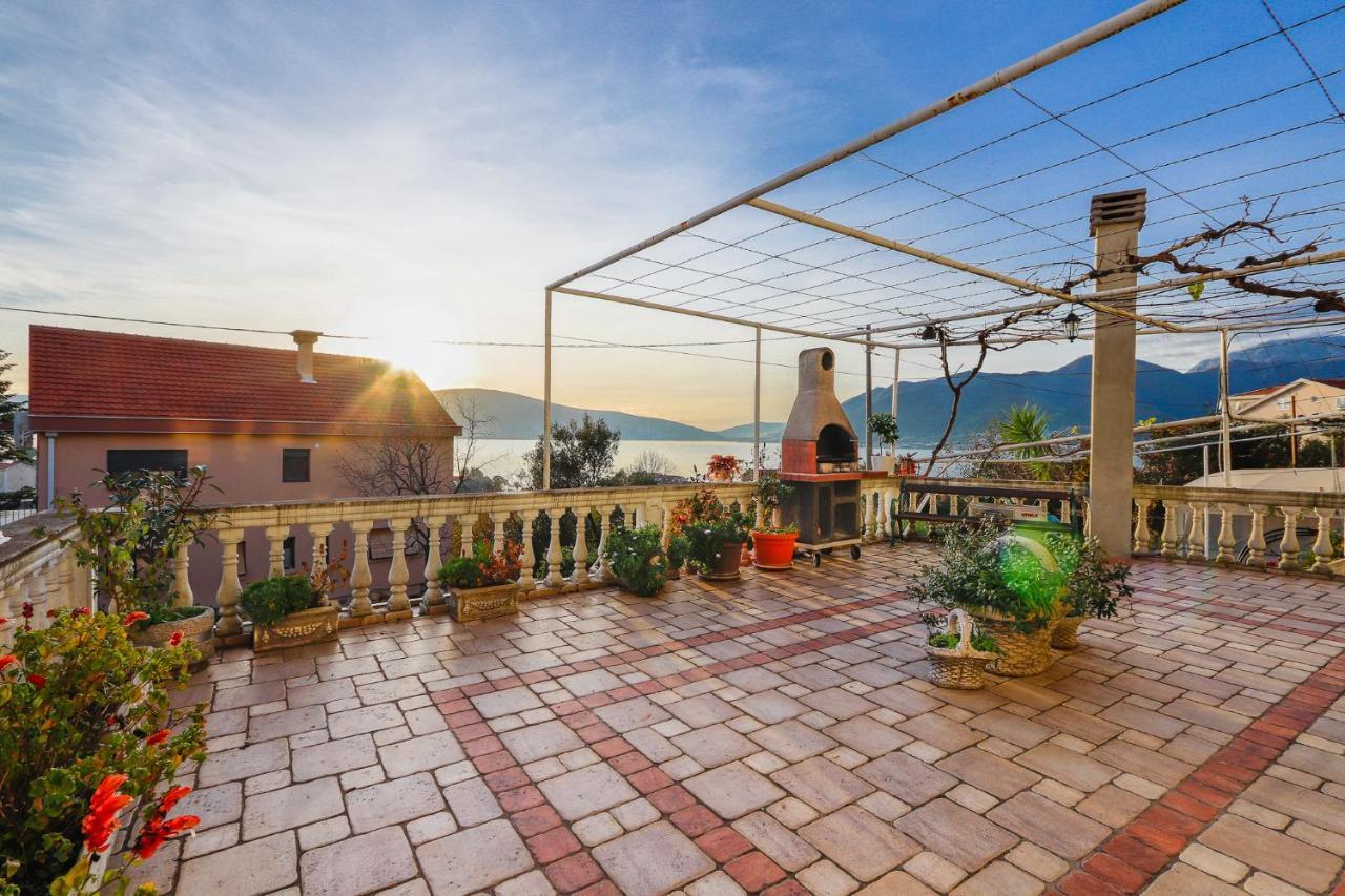 Villa Lastva Apartments Tivat Eksteriør billede